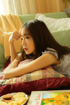 年轻女教师在线播放